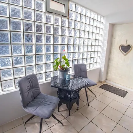 Studio Apartment Gallery *