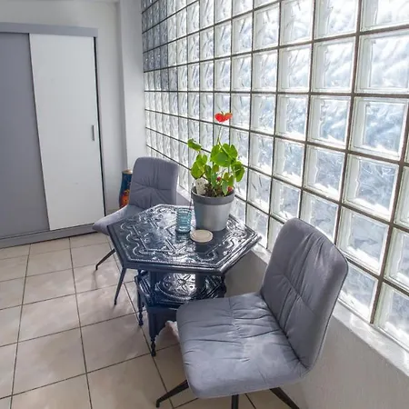 Apartamento Studio Apartment Gallery *